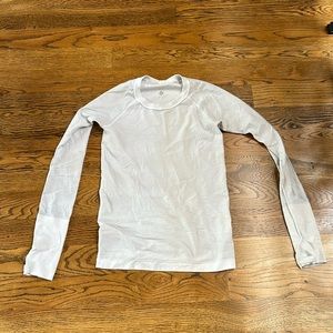 white long sleeve lululemon top!!